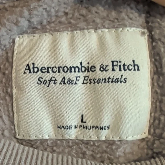 Abercrombie & Fitch Grey Soft Essentials Crew Neck Sweatshirt - Picture 3 of 3